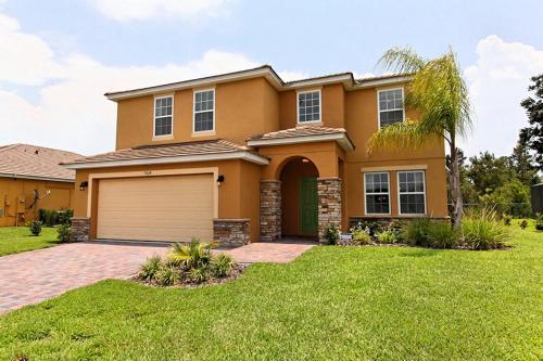 Villa 6 Bed Home At Calabria 9124