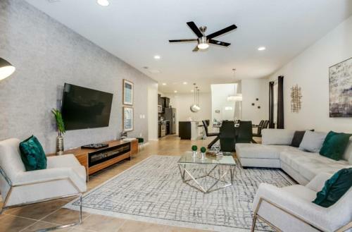 Modern Large Pool Home Next Disney-world Orlando