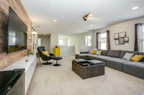 Modern Large Pool Home Next Disney-world Orlando