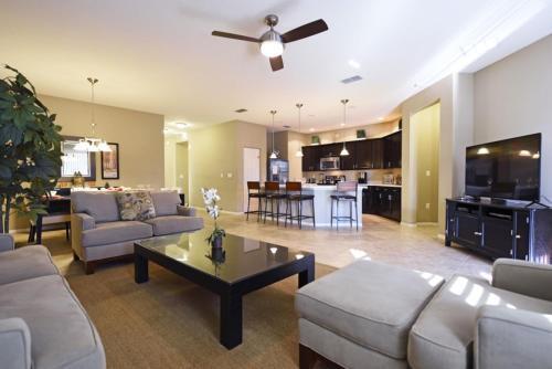 704 Crystal Cove 4 Bedroom Villa