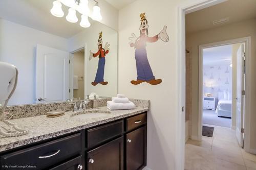 Villa Windsor At Westside - 8817md