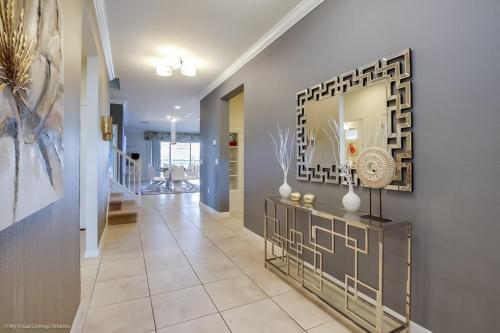 Villa Windsor At Westside - 8817md