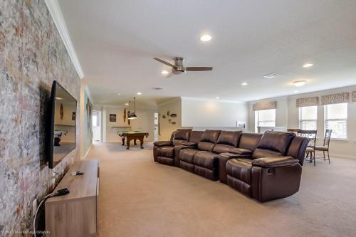 Villa Windsor At Westside - 8817md