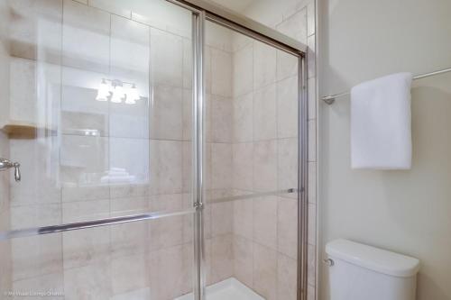 Villa Windsor At Westside - 8817md