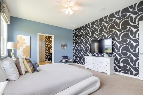Villa Windsor At Westside - 8817md