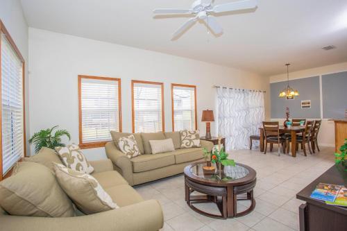 Four Bedroom W/ Pool Close To Disney 8570