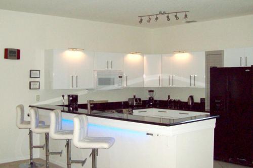 Kissimmee Villa Sleeps 12 Pool Air Con Wifi