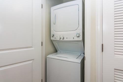 Beautiful Apartment At Storey Lake (272975)