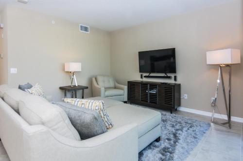Beautiful Apartment At Storey Lake (272975)