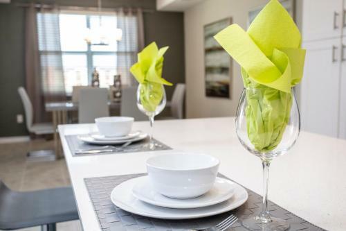Luxurious 2 Bedroom Apartment Close To Disney 303