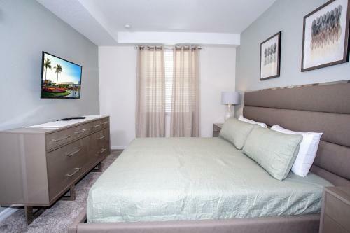 Luxurious 2 Bedroom Apartment Close To Disney 303
