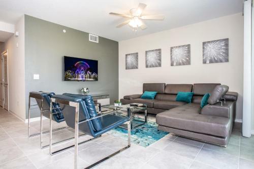 Luxurious 2 Bedroom Apartment Close To Disney 303