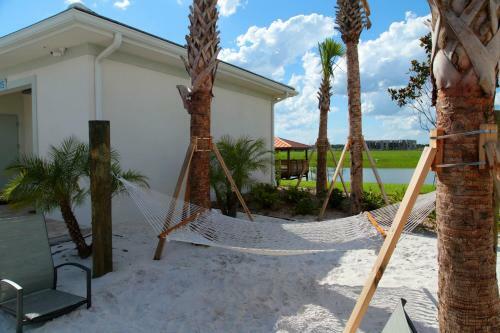 Luxurious 2 Bedroom Apartment Close To Disney 303