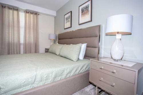 Luxurious 2 Bedroom Apartment Close To Disney 303