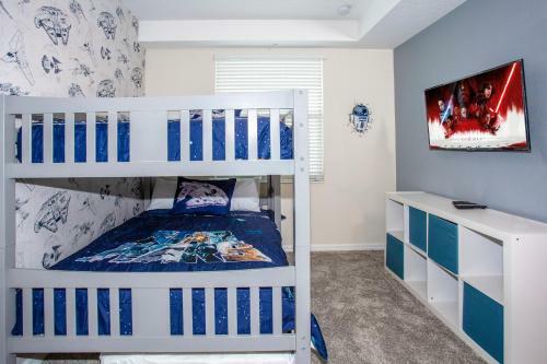 Luxurious 2 Bedroom Apartment Close To Disney 303