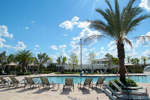 Luxurious 2 Bedroom Apartment Close To Disney 303