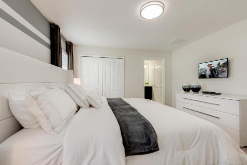 New 4 Bedroom Villa, Best Location
