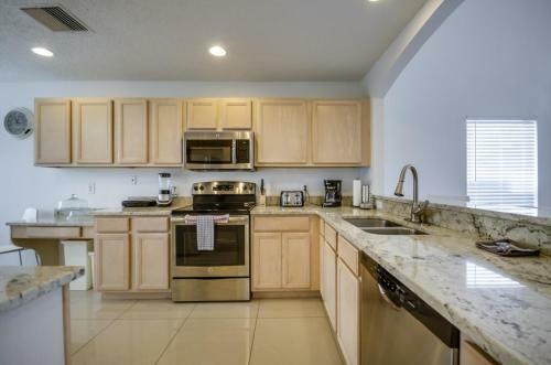 Lake Berkley Villa #231075