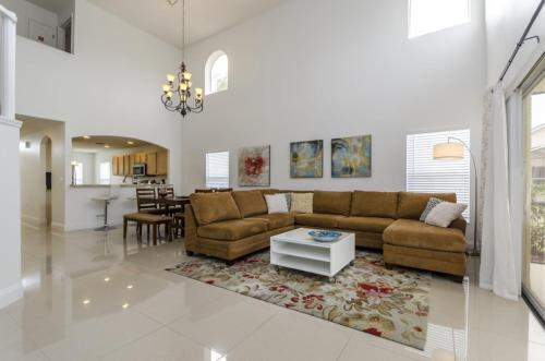 Lake Berkley Villa #231075