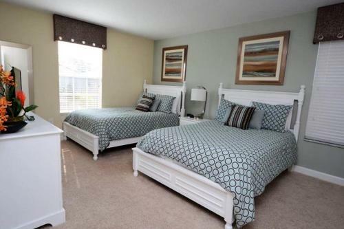 Luxury 6 Bedroom Pool Home In Paradise Palms Resort