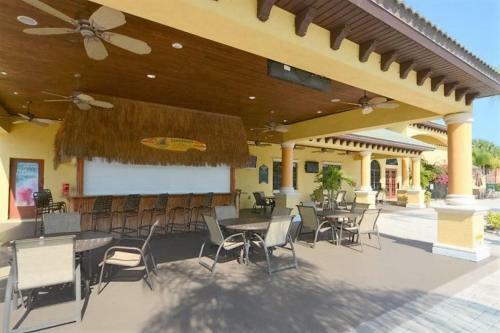 Luxury 6 Bedroom Pool Home In Paradise Palms Resort
