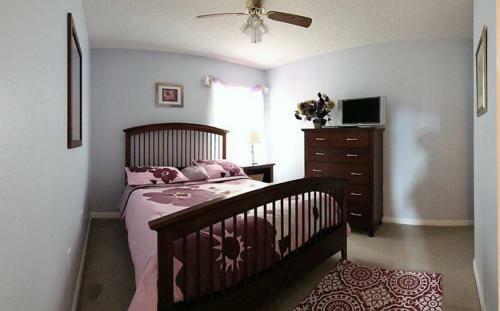 Stunning 5 Bedroom 3 Bath Pool Home In Lake Berkley