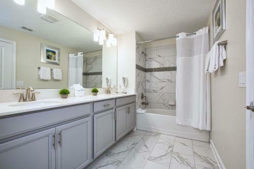 Storey Lake-5 Bedroom Townhome W/splashpool-1630st
