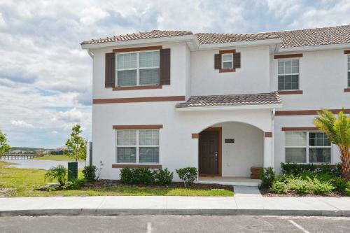 Storey Lake-5 Bedroom Townhome W/splashpool-1630st