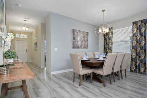 Villa Luxury 5 Bedroom Suites, 5 Minutes From Disney