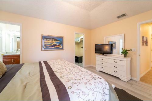 4 Bedroom Pool Home, Emerald Island Resort