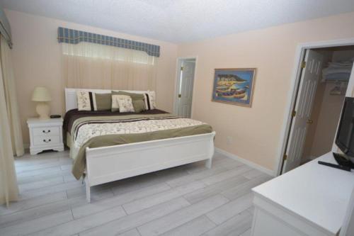 4 Bedroom Pool Home, Emerald Island Resort