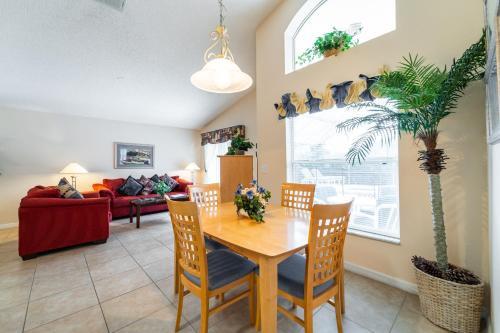 4 Bedroom Pool Home, Emerald Island Resort