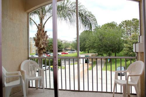 Silver Condo At Windsor Palms Resort