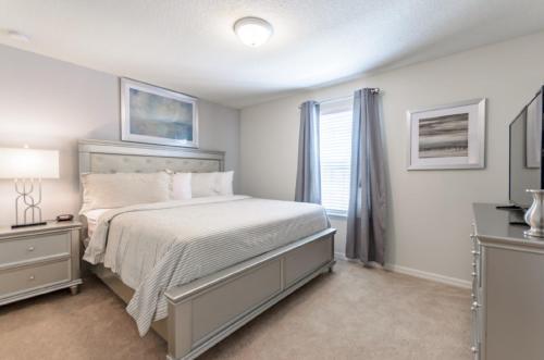 Villa Windsor At Westside 8811md