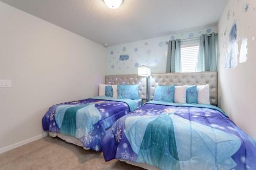 Villa Windsor At Westside 8811md