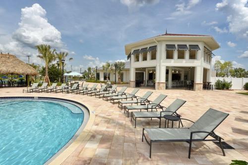 4 Bedrooms Villa At Storey Lake