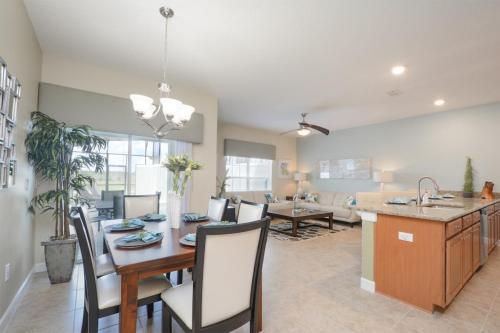 4 Bedrooms Villa At Storey Lake