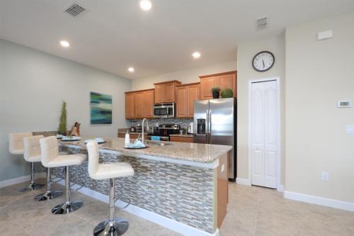 4 Bedrooms Villa At Storey Lake