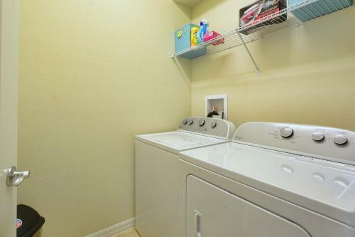 Gameroom, Grill, 2 Master Suites! (3700ww)