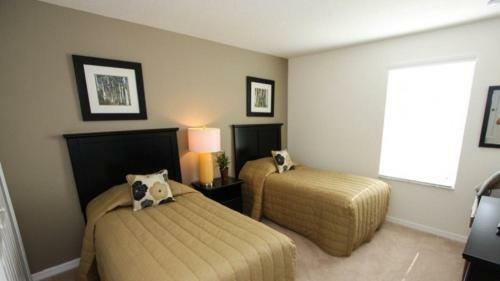 Upgraded 4 Bedroom 3 Bath End Unit Town Home