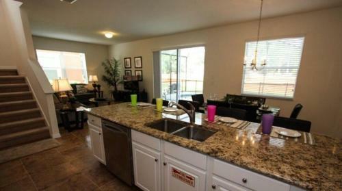 Upgraded 4 Bedroom 3 Bath End Unit Town Home