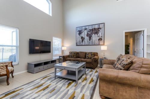 Four-bedroom Villa 8417