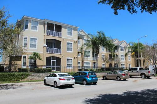 Green Condo At Windsor Palms Resort
