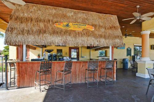 Paradise Palms- 6 Bed House W/pool-3505pp
