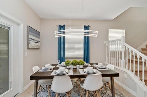 Windsor At Westside Luxury Pool Home Home