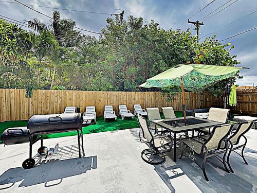 New Listing! Sumptuous Retreat Near Beach With Pool Home