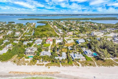 Gulfside Stroll On Longboat Key