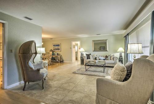 Harbor Bluffs Home With Yard - 5 Mins To Beach!