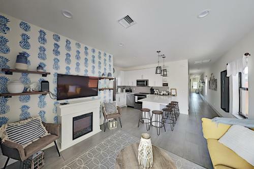 Pineapple Cove - Designer All-suite With Heated Pool Home