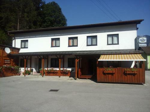 Hostal Gasthof Roitner